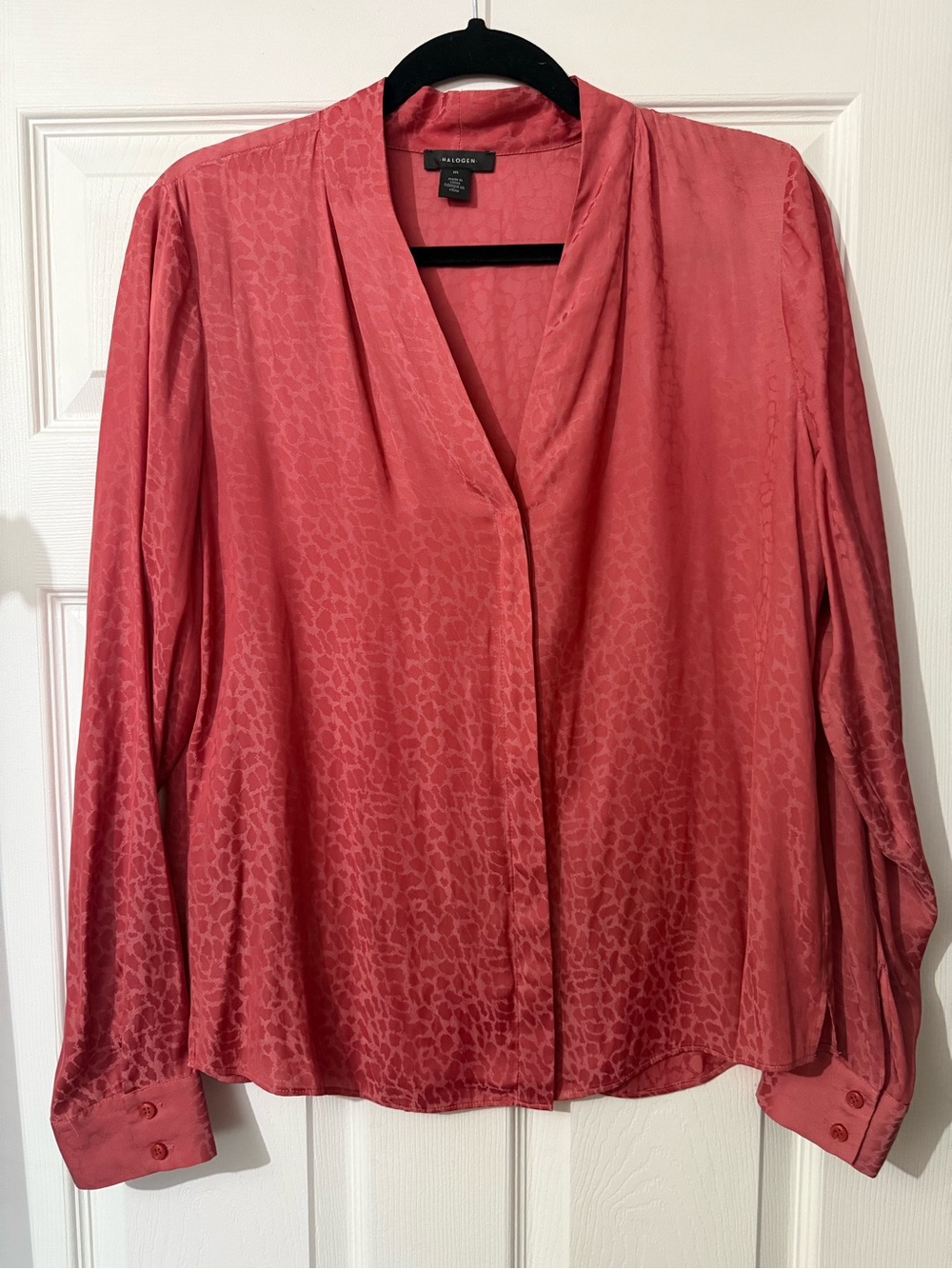 Halogen Pink V-Neck Animal Jacquard Blouse